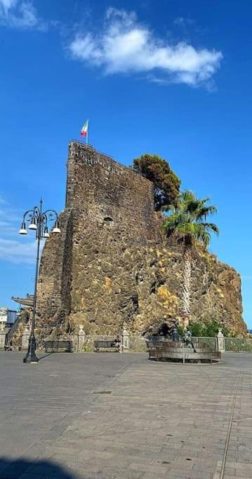 Casa Ultreia, Appartamento Aci Castello Luaran gambar