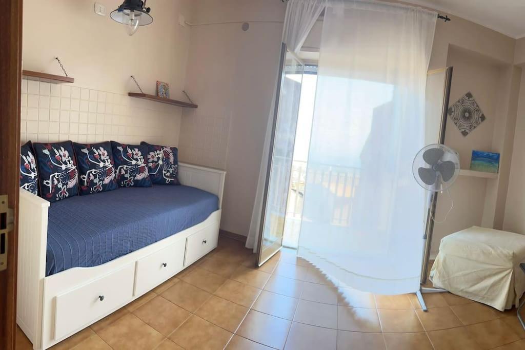 Casa Ultreia, Appartamento Aci Castello Luaran gambar